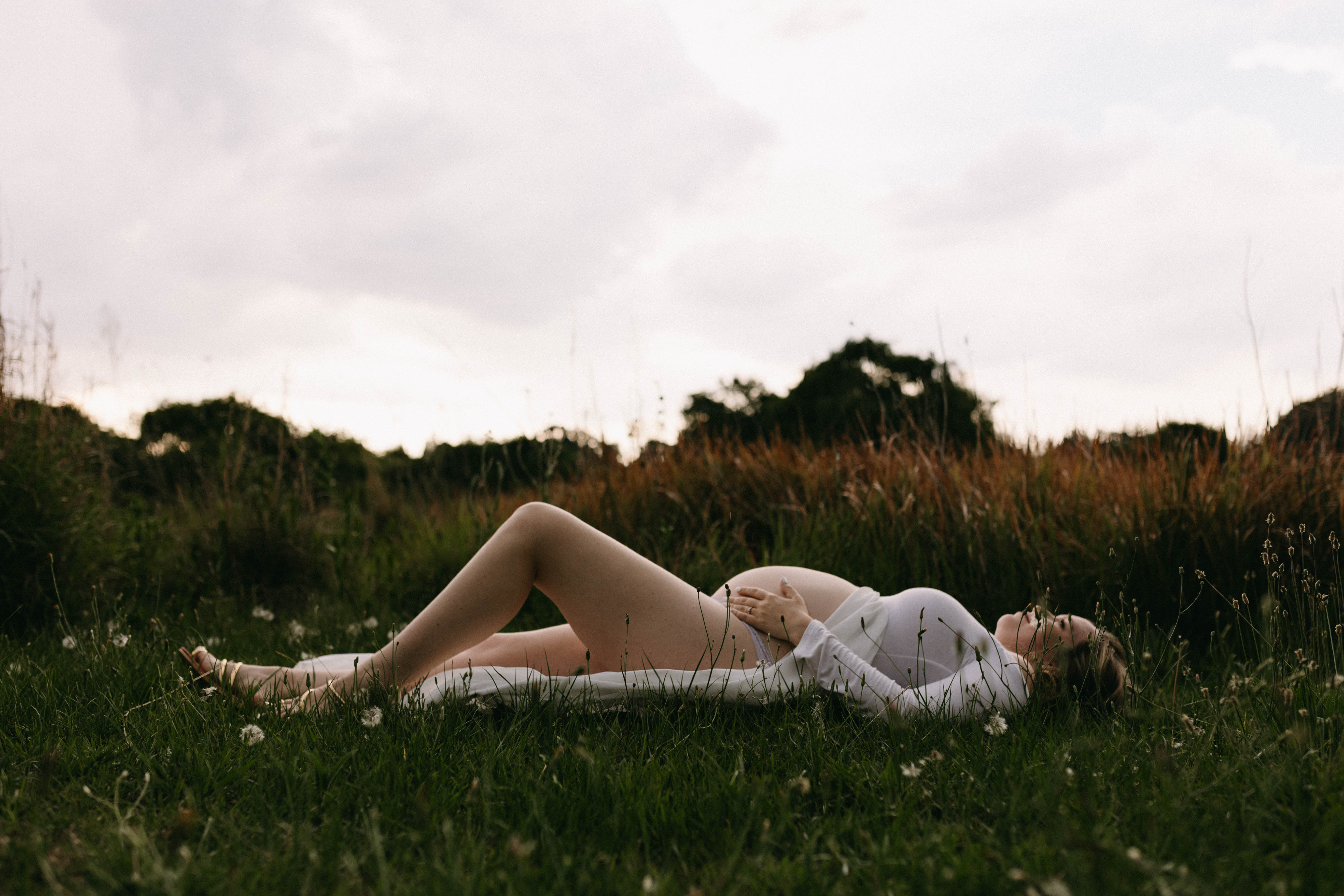 maternity photoshoot in emmarentia dam