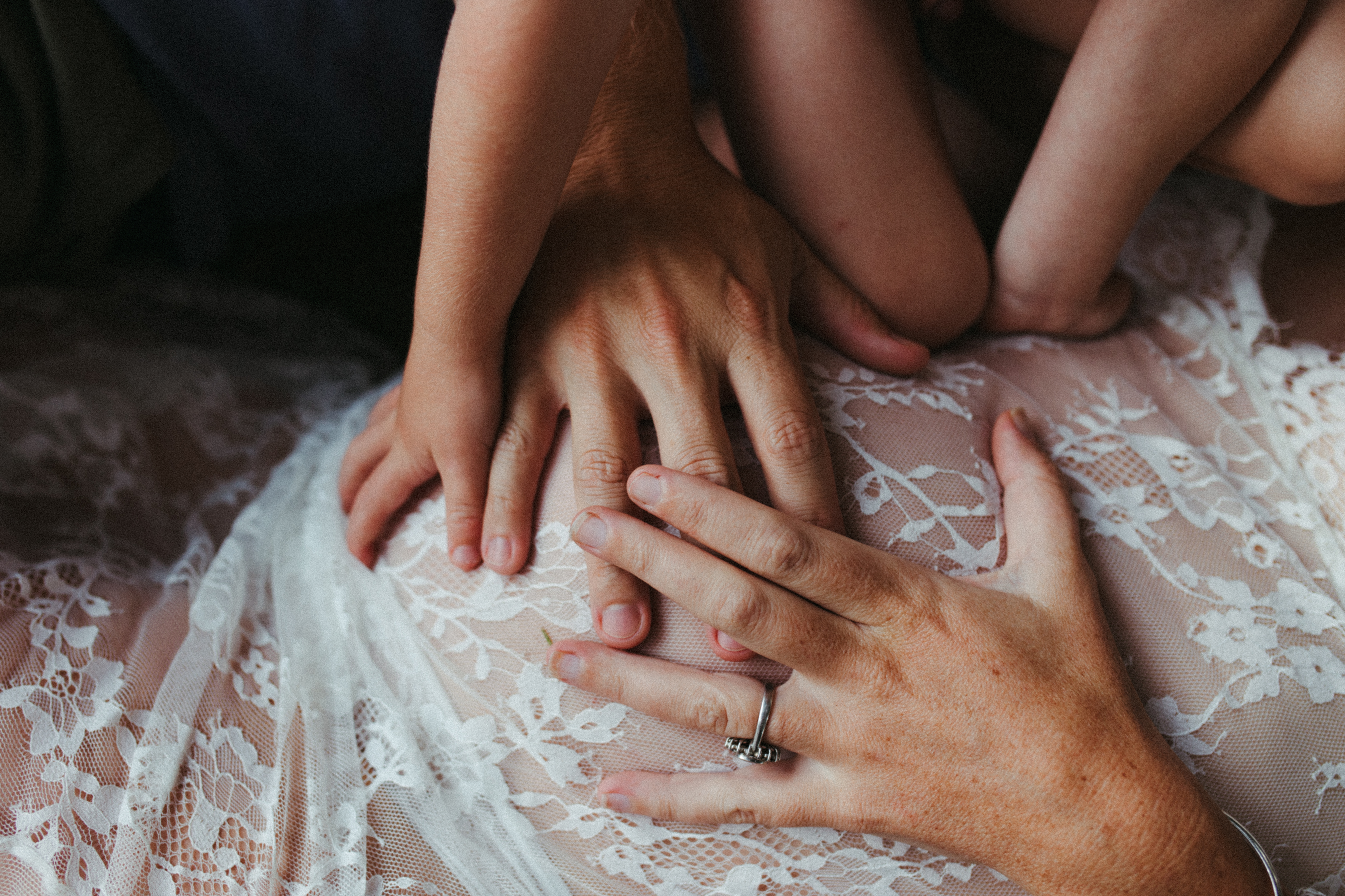 hands on pregnant tummy