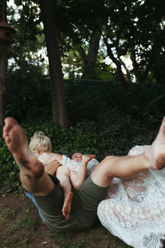 maternity photoshoot with toddler and parents